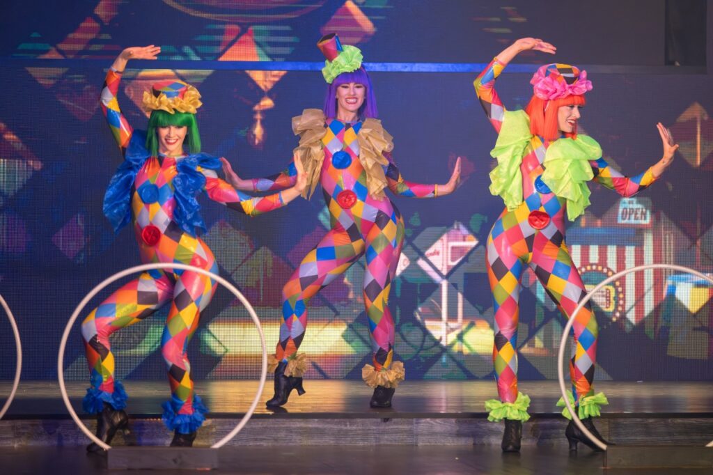 cast-circus-FH cast-circus-FH